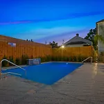 Hosteeva Modern Condo Near Magazine St & Close To Fq