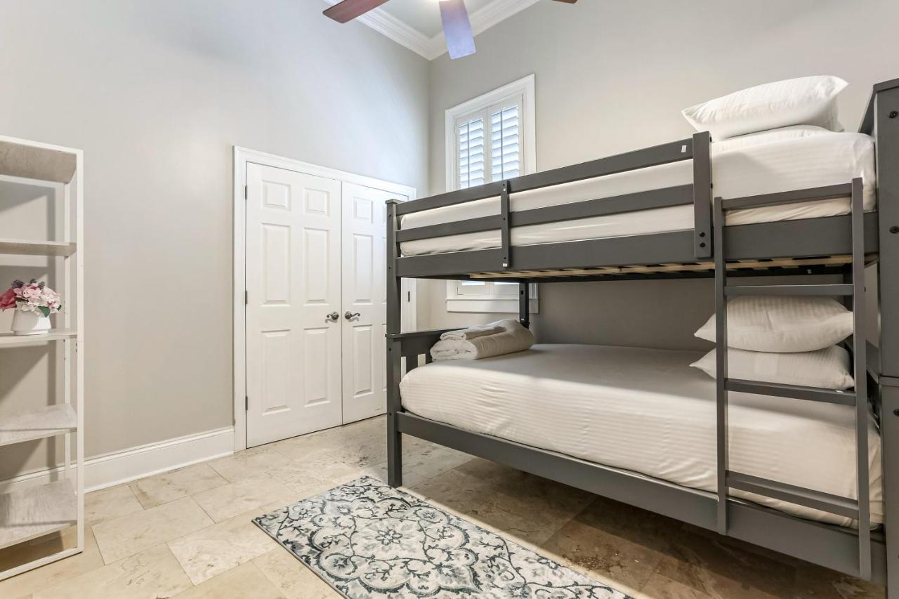 Apartment Hosteeva Modern Near Magazine St & Close To Fq