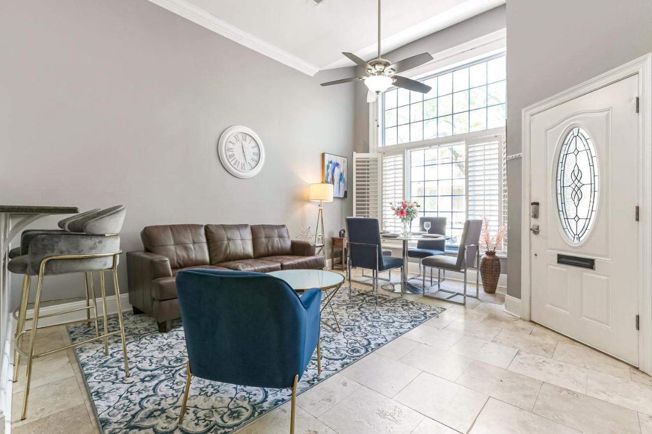 Hosteeva Modern Near Magazine St & Close To Fq Apartment